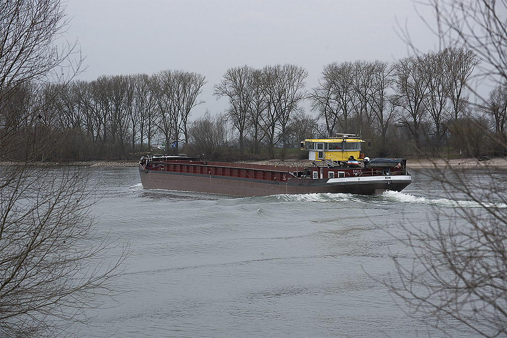 Tour Bodensee 03 - 2016_KA77677-1 Kopie.jpg -    Erster Stop in Richtung Bodensee ist Gernesheim am Rhein. Schöner kostenloser Stellplatz direkt am Rhein